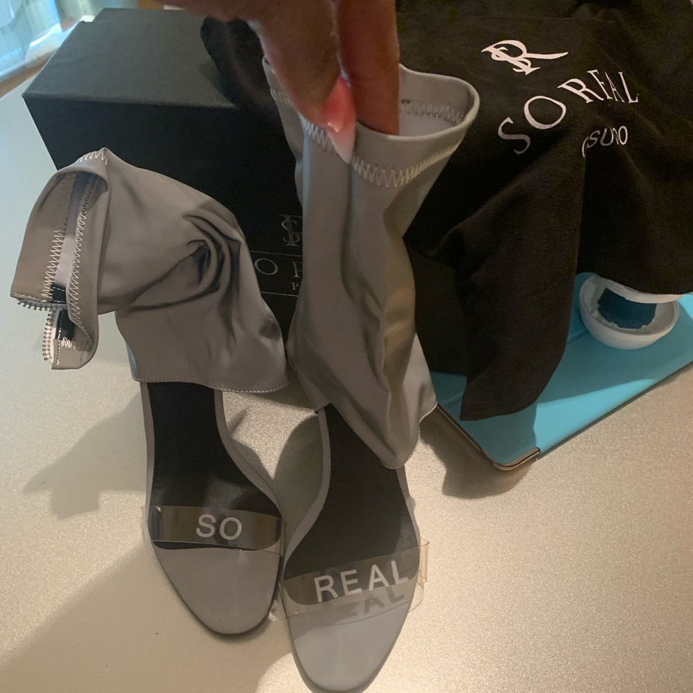 Gsuwoo (So Real) Ankle Heels